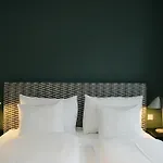 Nest Perfect For 2-4 Hip Area And Free Parking
